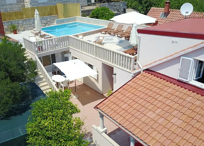 Villa Margarita Sipan By Guide