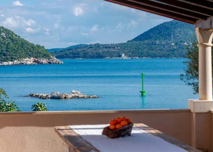 Villa Margarita Sipan By Guide